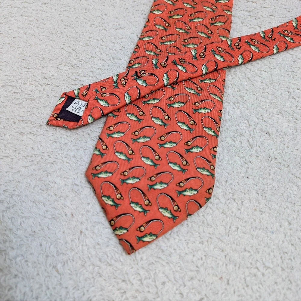 Vineyard Vines Martha's Vineyard Fish & Fishing Hooks‎ Silk Red Tie Bonefish